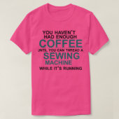 Kaffee und Nähen lang T-Shirt (Design vorne)
