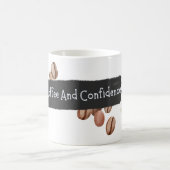 Kaffee und Selbstvertrauen Kaffeetasse (Mittel)