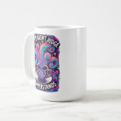 Kaffee urteilt nicht - Psychedelisches Dreamscape Kaffeetasse (Vorderseite Links)