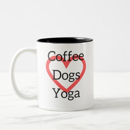Kaffee-Yoga verfolgt Tasse (Links)