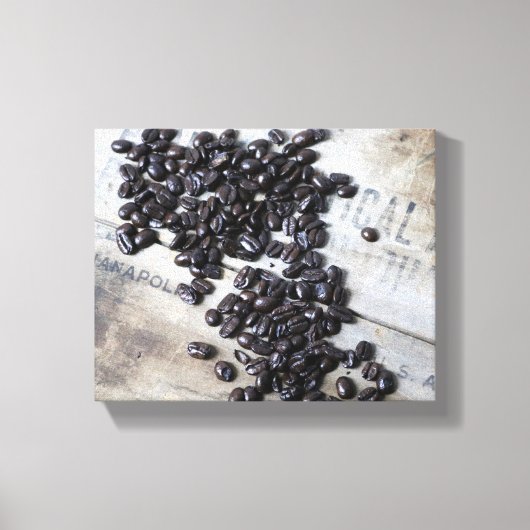 Kaffeebohnen auf einer alten Holzkiste Farbe 8x10 Leinwanddruck (Vorderseite)
