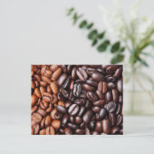 Kaffeebohnen - ganzes Licht und Dunkelheit Postkarte (Stehend Vorderseite)