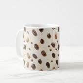 Kaffeebohnen Muster auf einer leichten Oberfläche Kaffeetasse (Vorderseite Links)