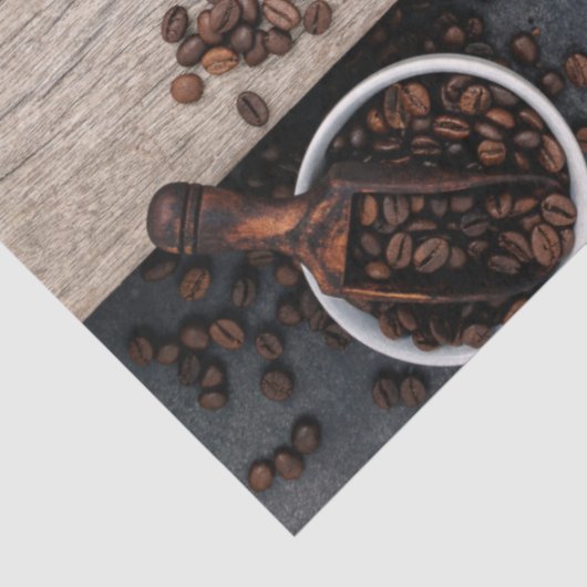 Kaffeebohnen und Holzteppichpapier Seidenpapier (Ausschnitt)