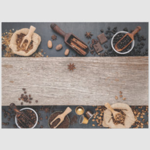 Kaffeebohnen und Holzteppichpapier Seidenpapier