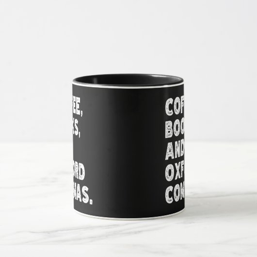Kaffeebücher und Oxford Commas Cool Teacher Funny Tasse (Zentrum)