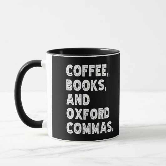 Kaffeebücher und Oxford Commas Cool Teacher Funny Tasse (Links)