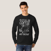 Kaffeesäuberstaub Holzarbeiter-Zimmermann T-Shirt (Vorne ganz)