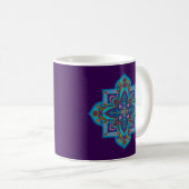 Kaffeetasse mit blauem Mandala, violetter Hintergr (VorderseiteRechts)