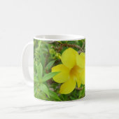 Kaffeetasse mit gelben Blumen (Vorderseite Links)