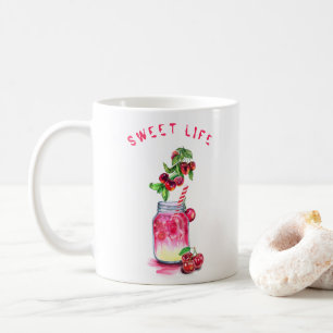 Kaffeetasse mit Kirschcocktail