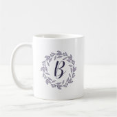 Kaffeetasse mit lila Kranz-Monogramm / Logo (Links)