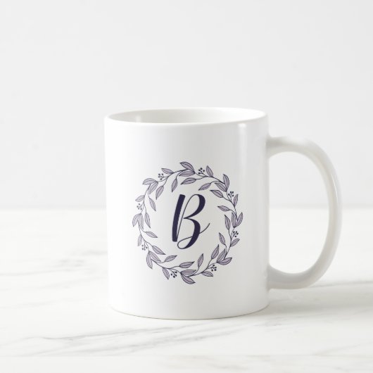 Kaffeetasse mit lila Kranz-Monogramm / Logo (Rechts)