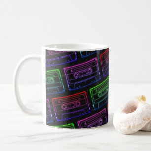 Kaffeetasse mit Neon-Mehrfarben-Kassettenmuster