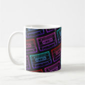 Kaffeetasse mit neonfarbenem Multicolor-Cassette-M (Links)