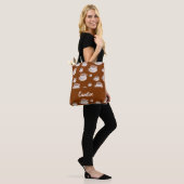 Kaffeetassen, braunes Muster Tasche (Am Model)