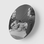 Kaffeetreff Runde Wanduhr (Winkel)