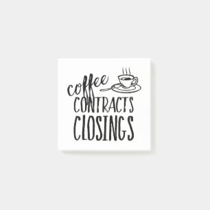 Kaffeeverträge schließen echter Anwesen-Agent Post-it Klebezettel
