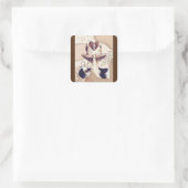 Kaffeezeit, alles was wir brauchen ist Kaffee, Kaf Quadratischer Aufkleber (Tasche)