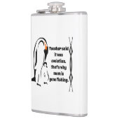 Kaiser Pinguin Vater Stehend mit Sohn Flachmann (Links)