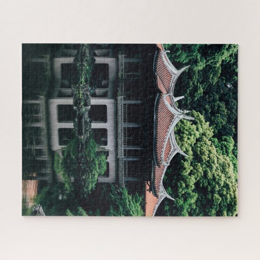 Kaiserburg in den grünen Wäldern Puzzle (Horizontal)