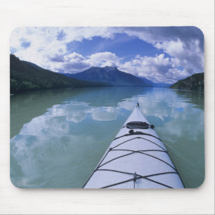 Kajakfahren am Ende des Azure Lake in Wells Mousepad