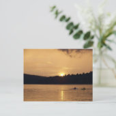Kajaks am See bei Sunset Postcard Postkarte (Stehend Vorderseite)