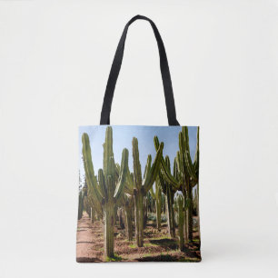 Kakteen Garten. Grüne große Kakteen und Sukkultu Tasche