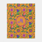 Kalamkari farbenfrohe Blume Gelb Hintergrund Grün Fleecedecke (Vorderseite)