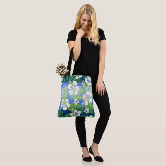 Kalani Gefärbte Krawatte Blend Tropischer Hibiskus Tasche (Am Model)