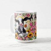 Kalb in einem pulsierenden Flora- und Schmetterlin Kaffeetasse (Vorderseite Links)