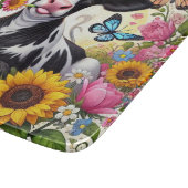 Kalb in einem pulsierenden Flora- und Schmetterlin Schneidebrett (Ecke)
