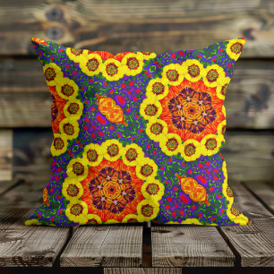 Kaleidoskop aus goldenen Blumen Kissen