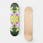 Kaleidoskop-Blume Gelb und Rosa Skateboard (Vorderseite)