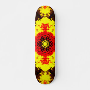 Kaleidoskop-Blume Gelb und Rot Skateboard