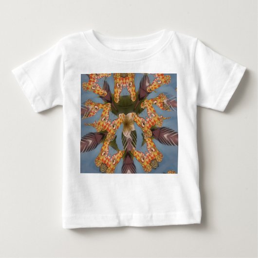 Kaleidoskop Giraffe Mandala: Abstrakte Safari Art Baby T-shirt (Vorderseite)