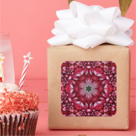 Kaleidoskopische Crimson Dahlia Quadratischer Aufkleber