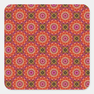 Kaleidoskopisches Muster in Rot Quadratischer Aufkleber