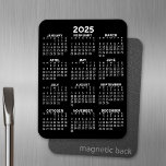 Kalender 2024 für die vollständige Jahresansicht - Magnet<br><div class="desc">Schwarz und Weiß - Ein minimaler,  einfacher 12-monatiger Kalender mit einem soliden Farbhintergrund. Eine Standardsuche nach Ihrem Zuhause-Büro oder Schulfach.</div>