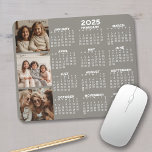 Kalender mit 3 Fotocollage - taupe Mousepad<br><div class="desc">Eine 3-Foto-Collage mit einem Kalender. Ein lustiger Gegenstand für das neue Jahr. Fügen Sie diesem Design 3 quadratische Fotos hinzu.</div>