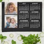 Kalender mit 4 Foto Collage Black Geschirrtuch (Gefaltet)