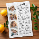 Kalender mit 4 Fotomaterial Geschirrtuch<br><div class="desc">Eine 4-Foto-Collage mit einem Kalender 2025. Ein lustiger Gegenstand für das neue Jahr. Fügen Sie diesem Design 4 quadratische Fotos hinzu. Mit etwas Arbeit können Sie die Hintergrundfarbe und die Kalenderfarbe ändern,  wenn Sie auf die Option Anpassen klicken und verschiedene Farben auswählen.</div>