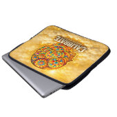KalibriereDeinenVerstand Laptopschutzhülle (Vorne Knopf)