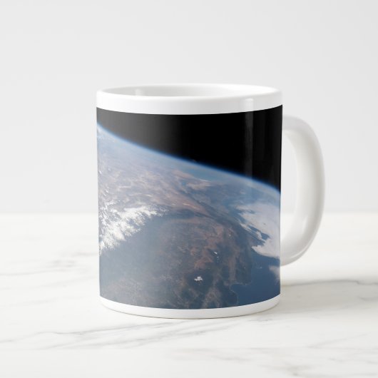 Kalifornien und Nevada wurden aus dem All gesehen. Jumbo-Tasse (Vorderseite Rechts)