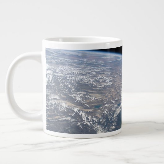 Kalifornien und Nevada wurden aus dem All gesehen. Jumbo-Tasse (Links)
