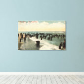 KalifornienMenschenmassen schwimmen an der Pazifik Leinwanddruck (Insitu (Holzboden))