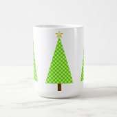 Kalkgrüne Polka Punkt moderner Weihnachtsbaum Kaffeetasse (Mittel)