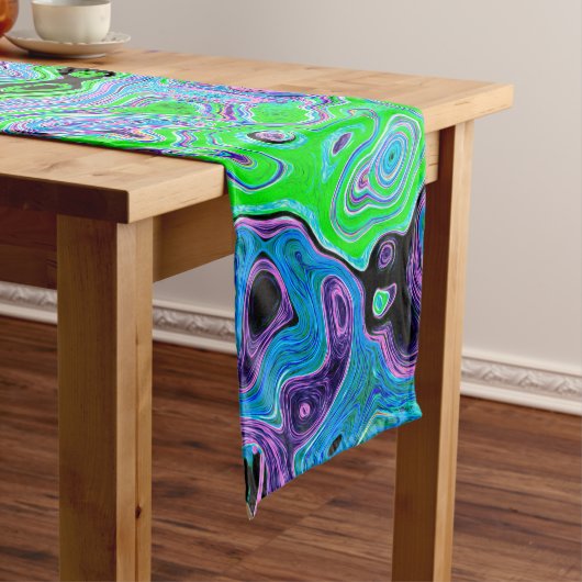 Kalkgrüner Groovy Abstrakt Retro Liquid Swirl Mittelgroßer Tischläufer (Beispiel)