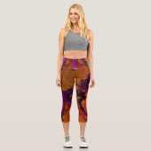 Kalkstein Abstrakt in Purpur und Burnt Orange Capri Leggings (Vorderseite)