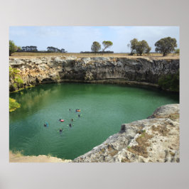 Kalksteinklippen und smaragdfarbene Gewässer Poster